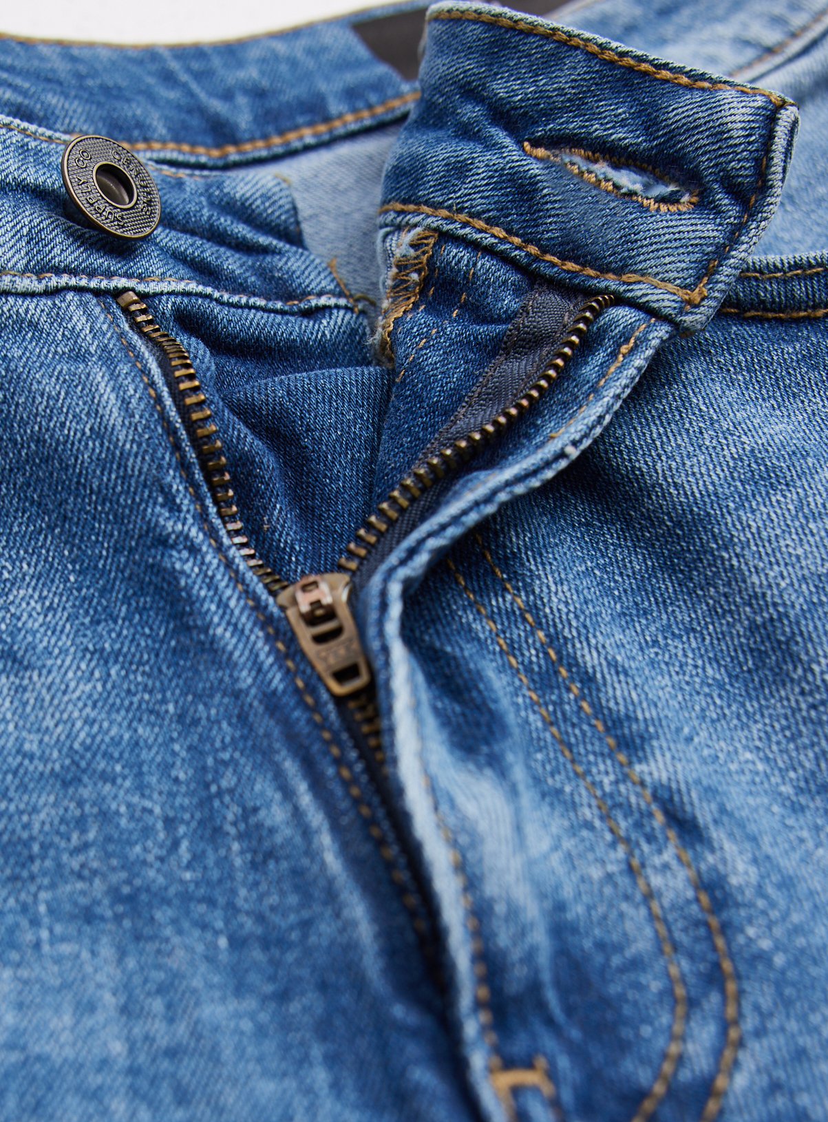 Mid Wash Jeans in Straight Fit  44L - Image 4 thumbnail